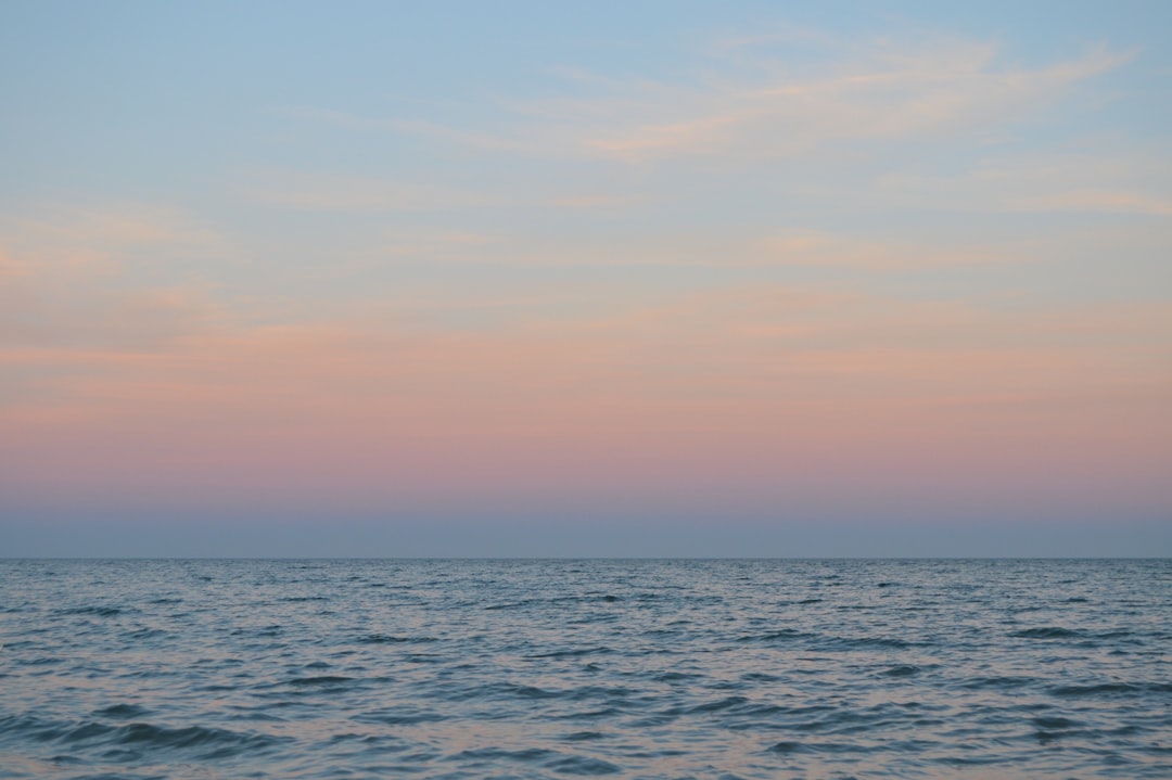 sea-during-daytime-C8hpCrbWMqA.jpg