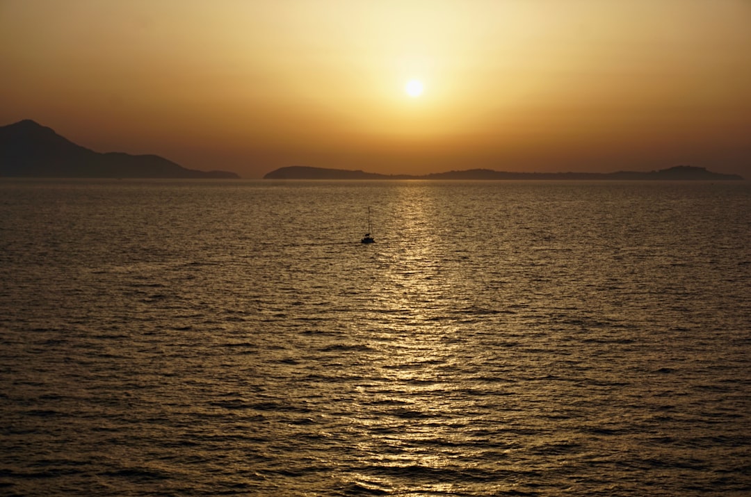 sunset-ocean-scenery-79YMPHNc51Y.jpg